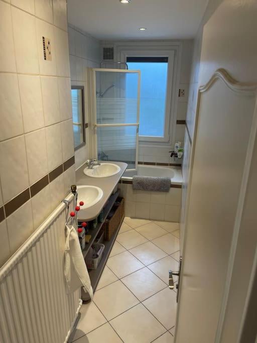 Appartement Entier Climatise - Parking Prive Saint-Martin-dʼHères Extérieur photo